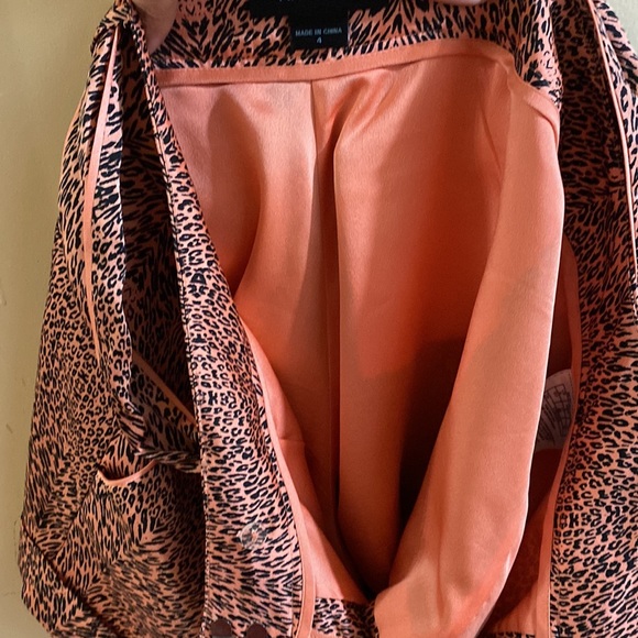 NWOT Marciano Satin Animal Print Shorts Size 4 - Picture 11 of 11